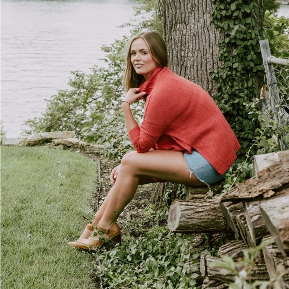 Mer Sea The Lisbon Traveler Coral orange mock neck cable knit one size - Picture 3 of 13